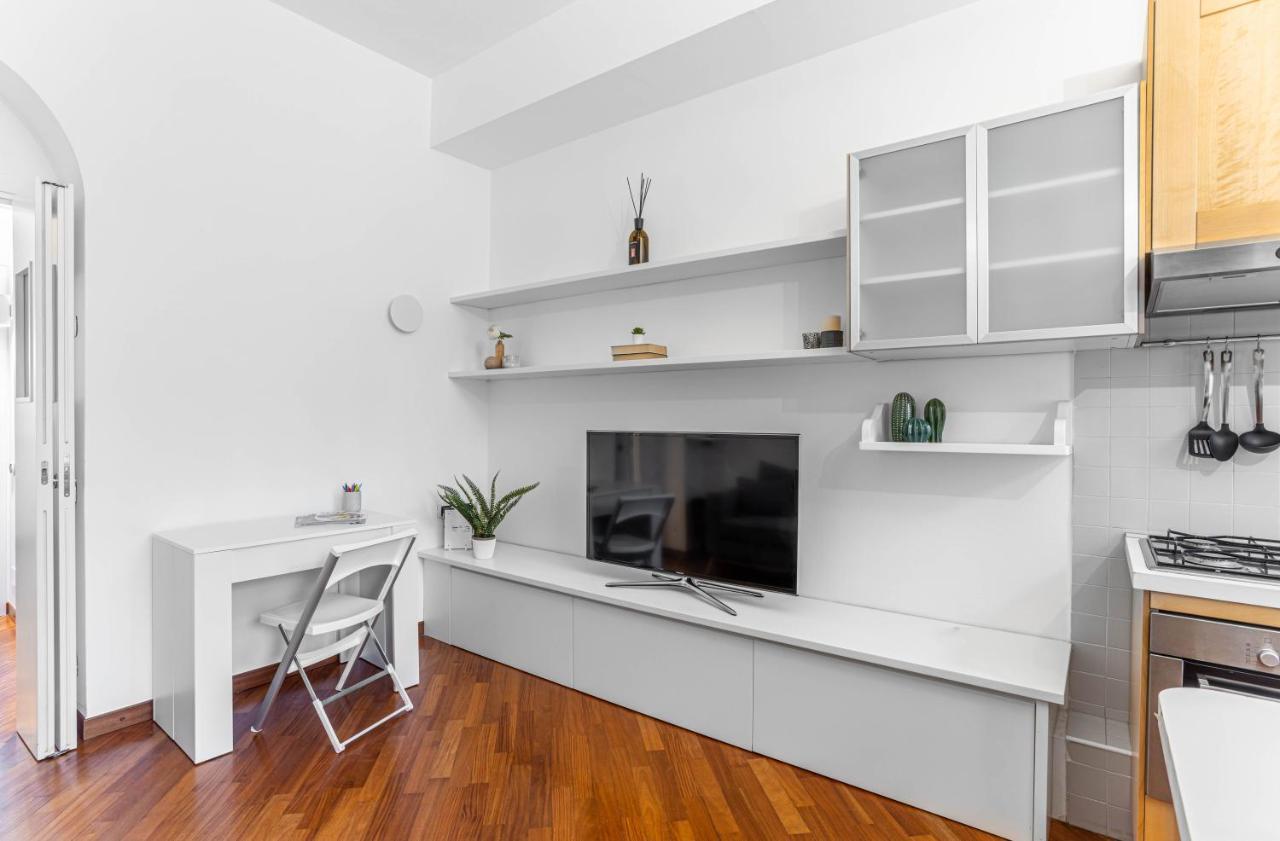 Joivy Charming Flat Near Duomo Di Milano Apartment Ngoại thất bức ảnh